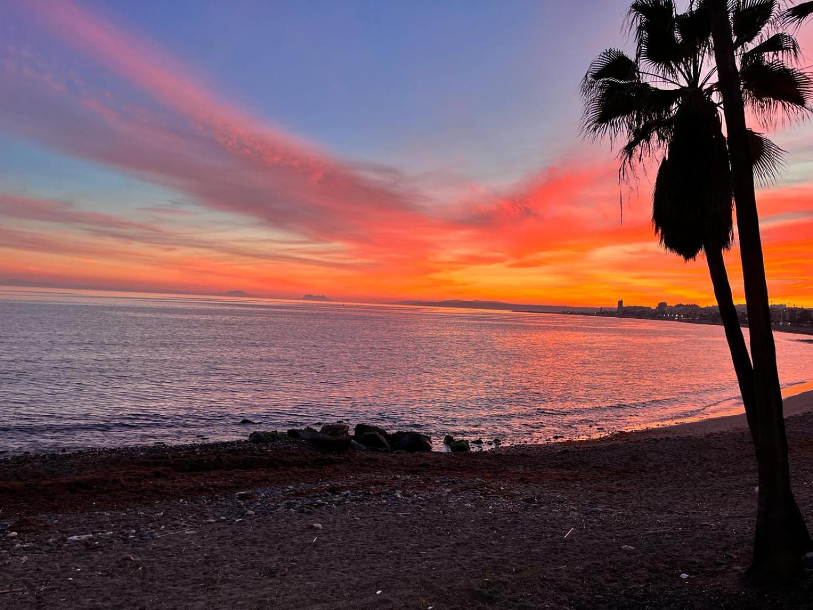 El Faro Vacaciones En Estepona Exterior foto